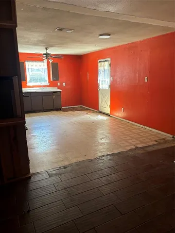 $135,000 | 918 Local Vista Drive, Dallas, TX 75217