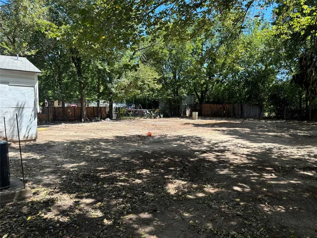 $135,000 | 918 Local Vista Drive, Dallas, TX 75217