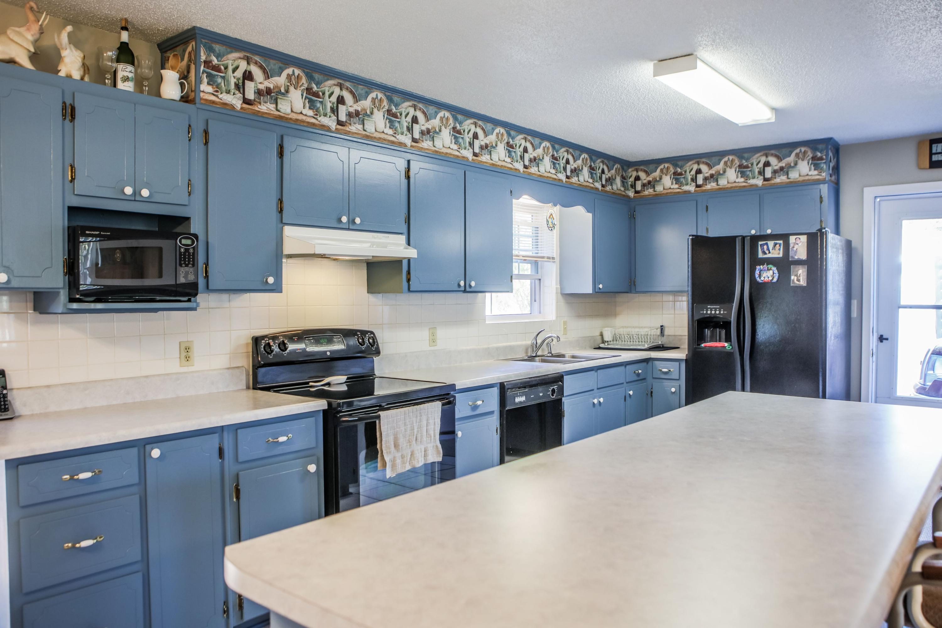 1307 Valley Road Crestview, FL 32539 - Photo 11 of 26 Great counter space