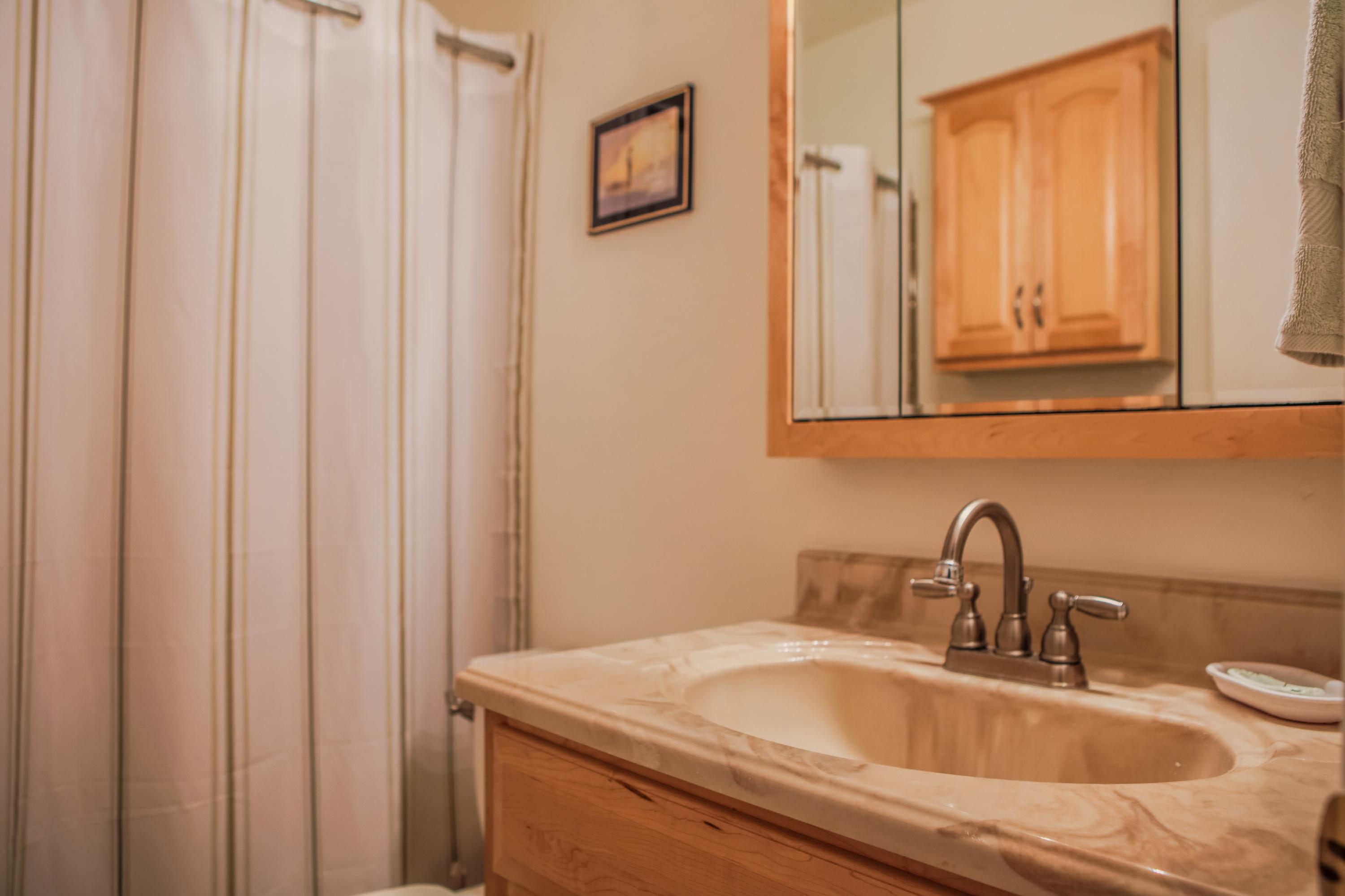 1307 Valley Road Crestview, FL 32539 - Photo 14 of 26 Hall Bath