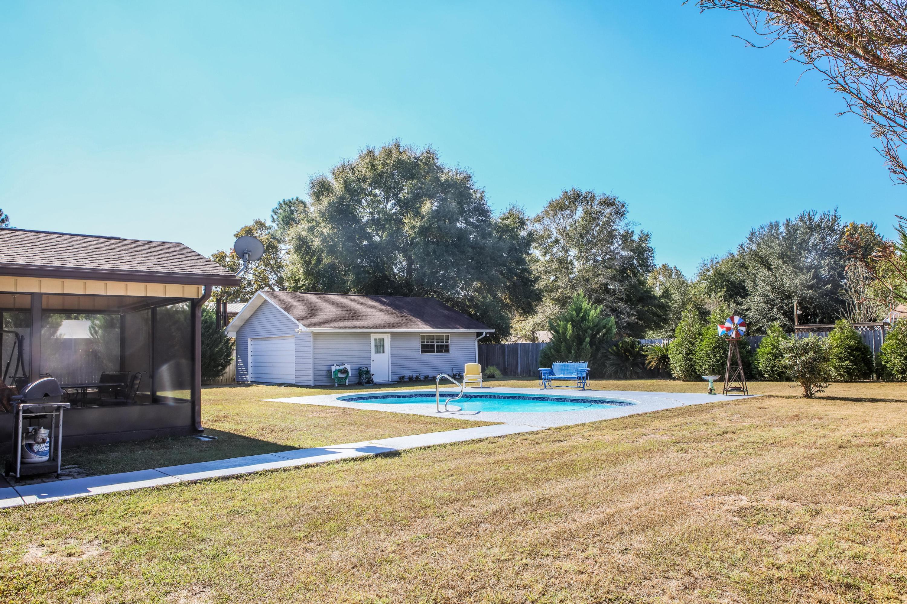 1307 Valley Road Crestview, FL 32539 - Photo 20 of 26 Side and back yard view
