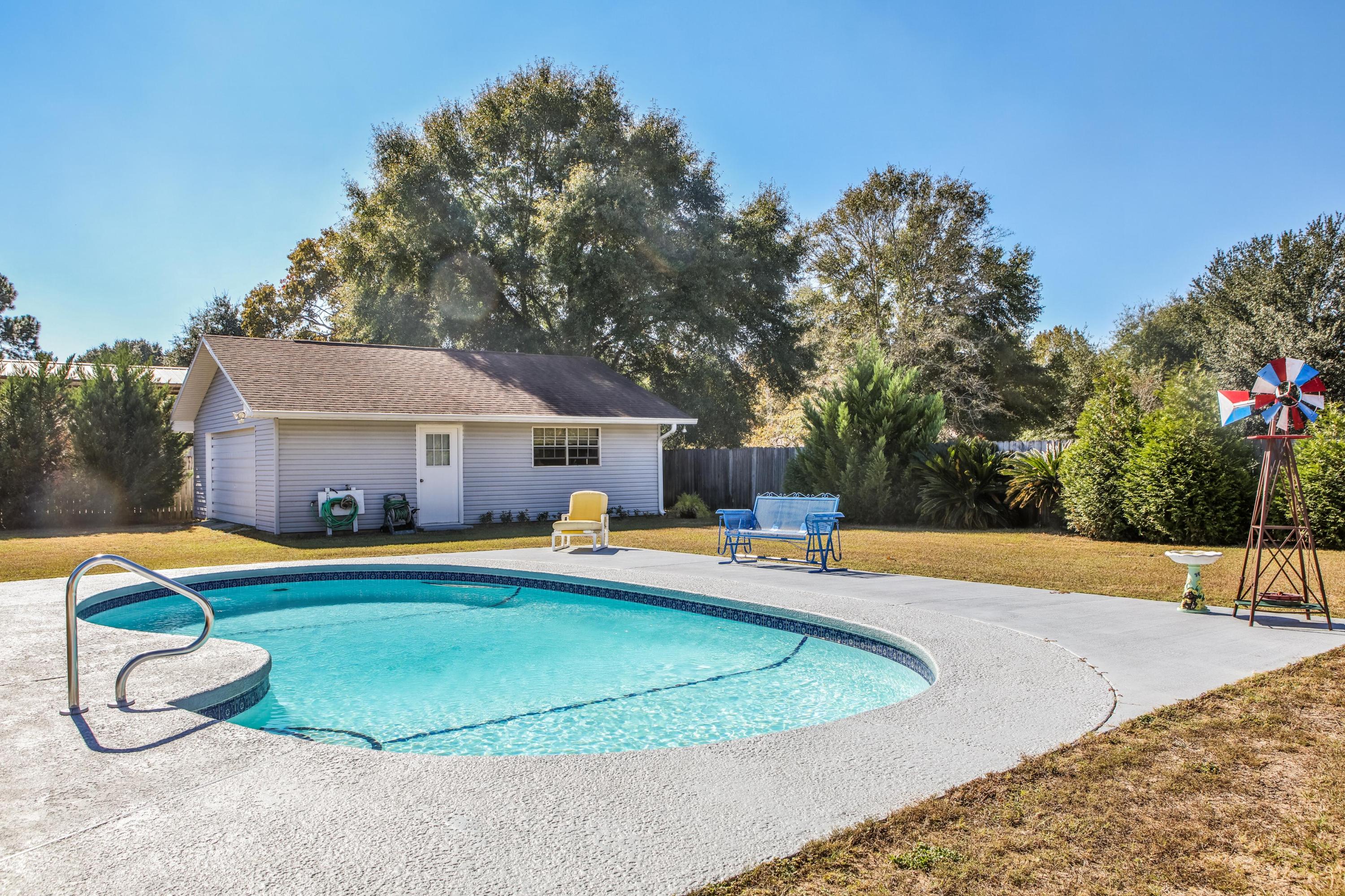 1307 Valley Road Crestview, FL 32539 - Photo 24 of 26 Pool