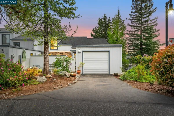 $355,000 | 225 Woodside Court, Grass Valley, CA 95945