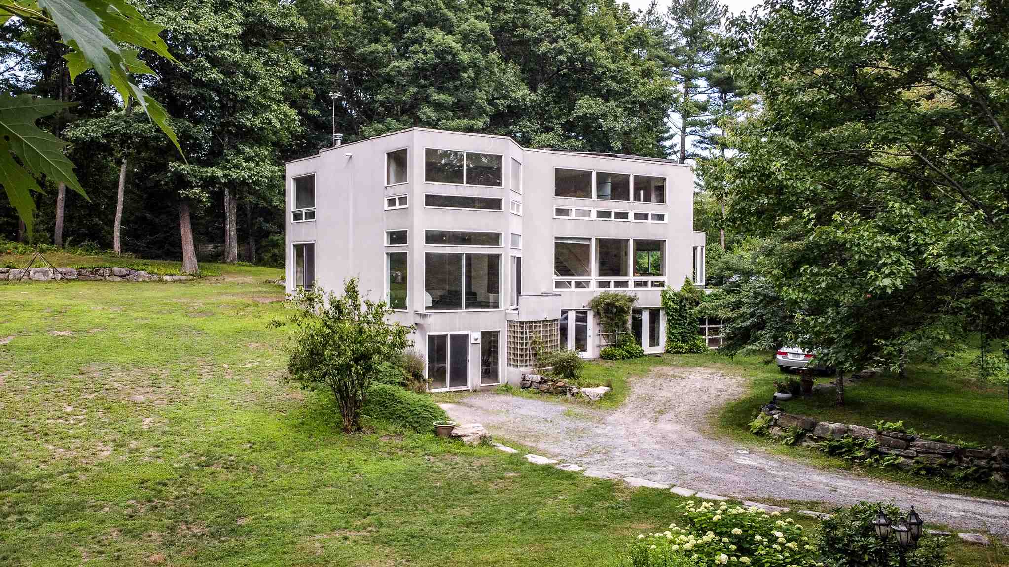 155 High Range Road Londonderry, NH 03053 - Photo 1 of 36
