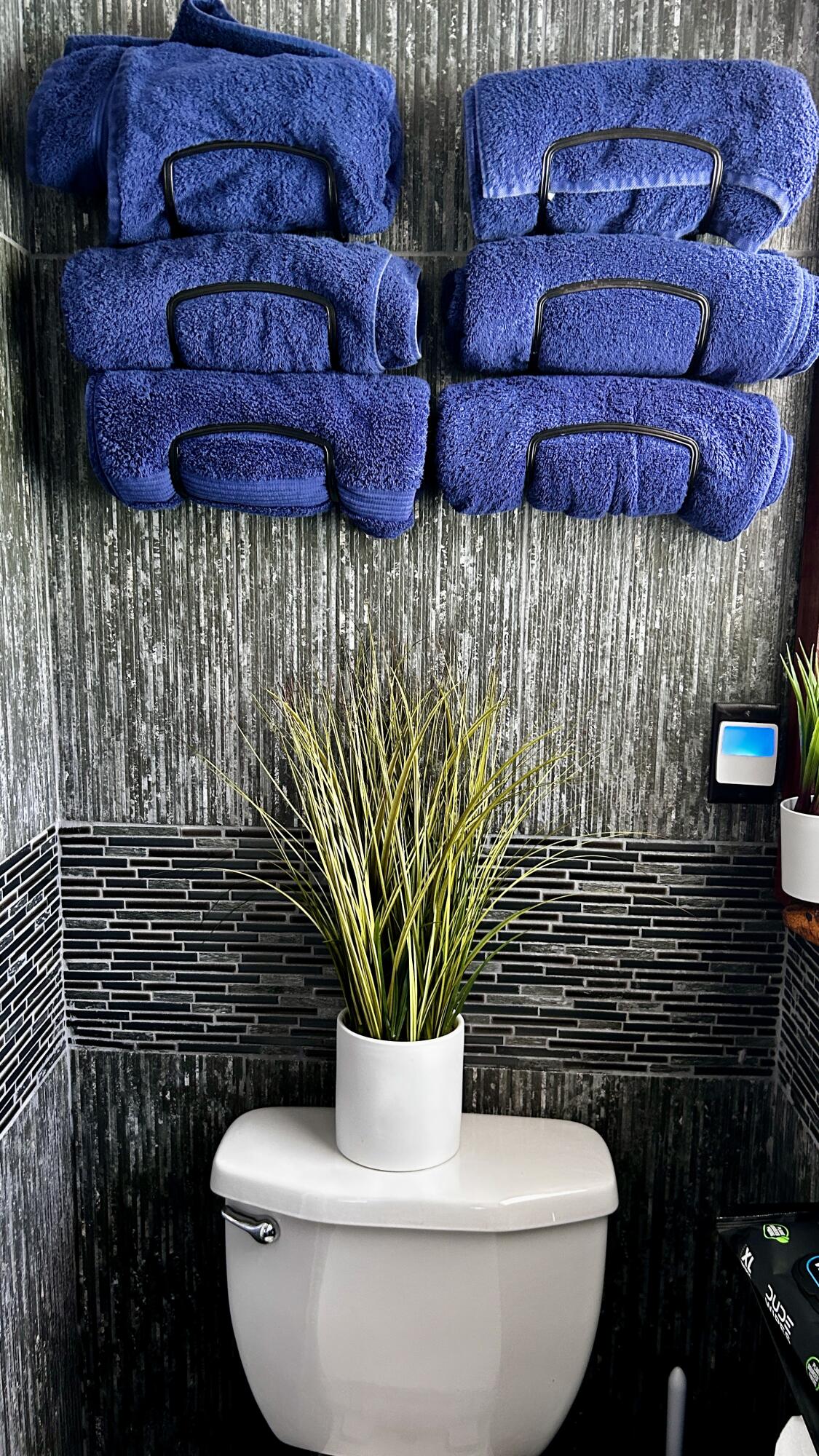 124 South Bay Harbor Drive Key Largo, FL 33037 - Photo 23 of 43 a view of a flower in a pot