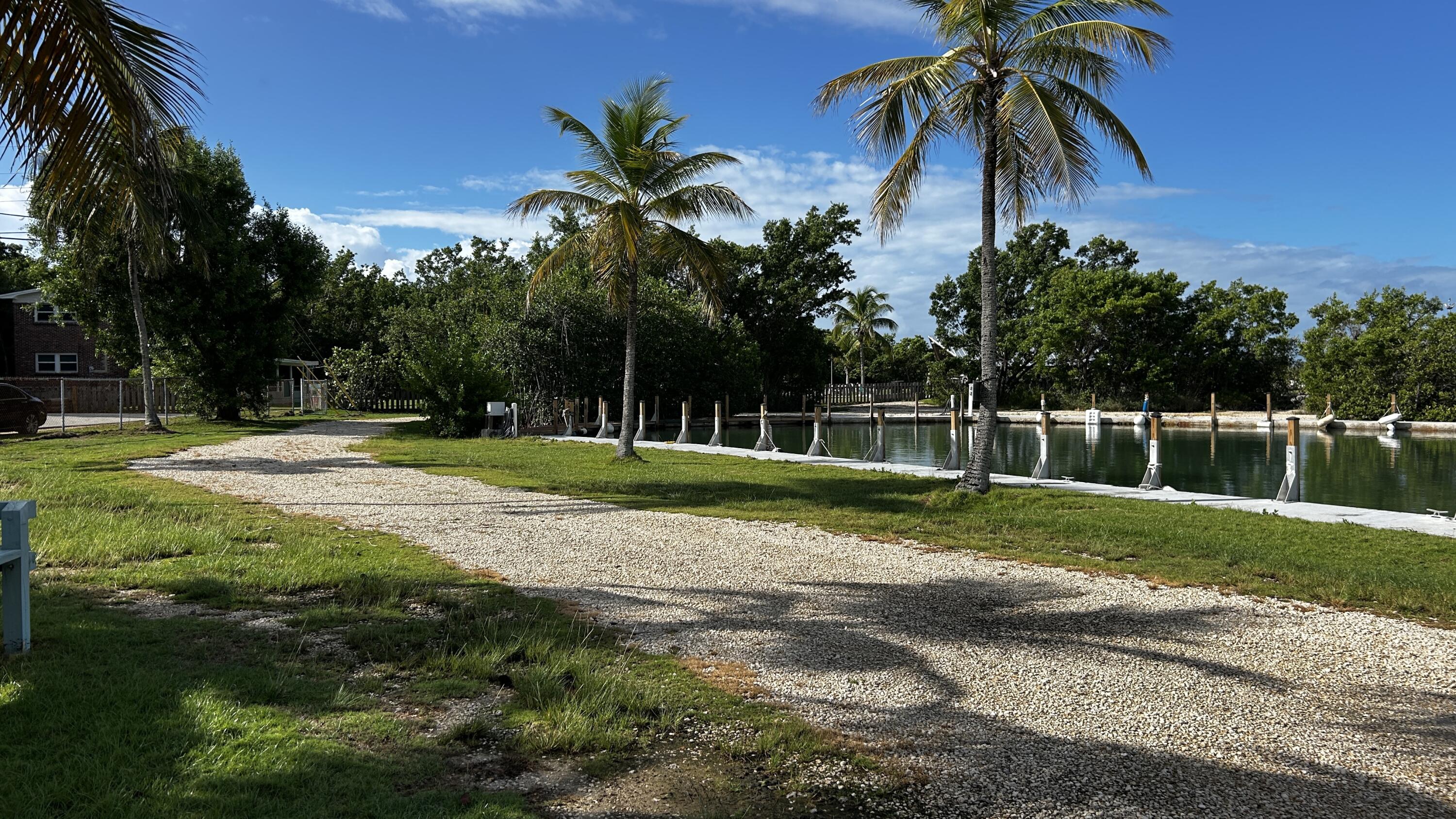 124 South Bay Harbor Drive Key Largo, FL 33037 - Photo 32 of 43 a view of a park