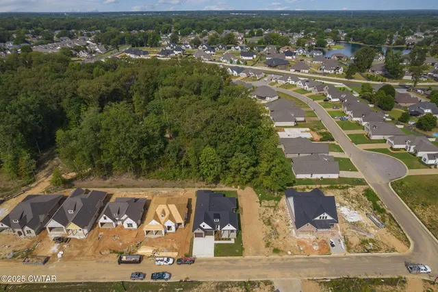 $449,900 | 29 Kings Pond Cove, Jackson, TN 38305