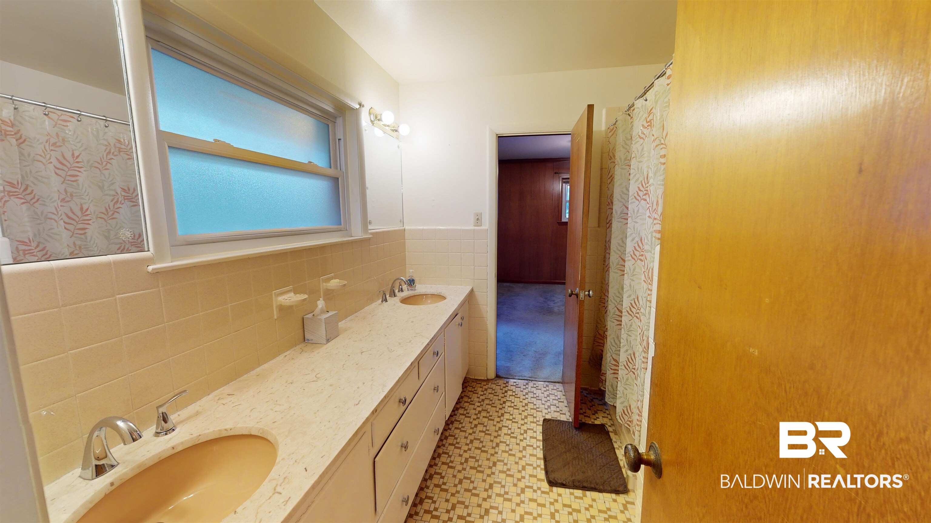 3904 South Ashley Drive Mobile, AL 36608 - Photo 19 of 28 Bathroom