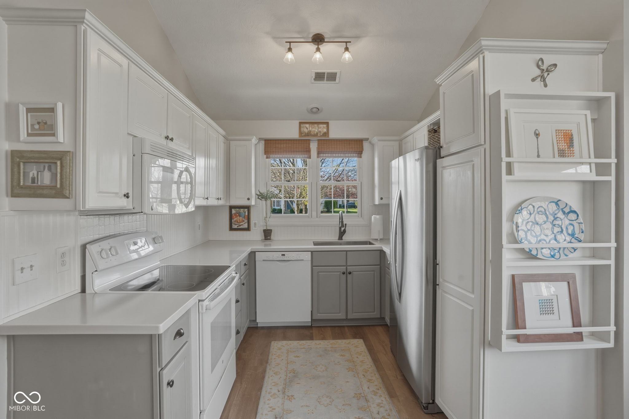 18002 Sun Ridge Circle Noblesville, IN 46062 - Photo 10 of 35