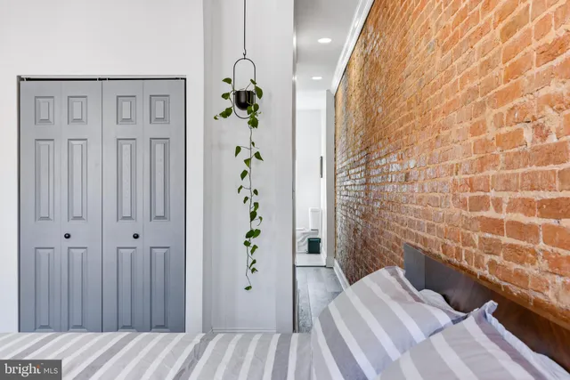 $299,900 | 737 Dolphin Street, Baltimore, MD 21217