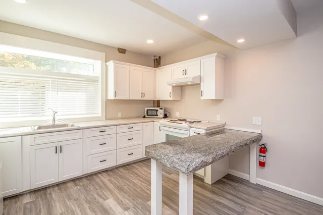 $1,595,000 | 3465 White Mountain Highway, Conway, NH 03860