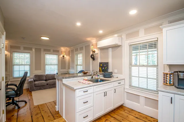 $1,595,000 | 3465 White Mountain Highway, Conway, NH 03860