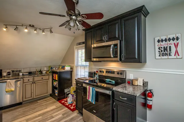 $1,595,000 | 3465 White Mountain Highway, Conway, NH 03860