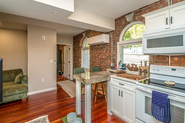 $1,595,000 | 3465 White Mountain Highway, Conway, NH 03860