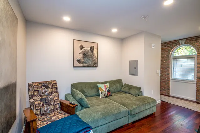 $1,595,000 | 3465 White Mountain Highway, Conway, NH 03860