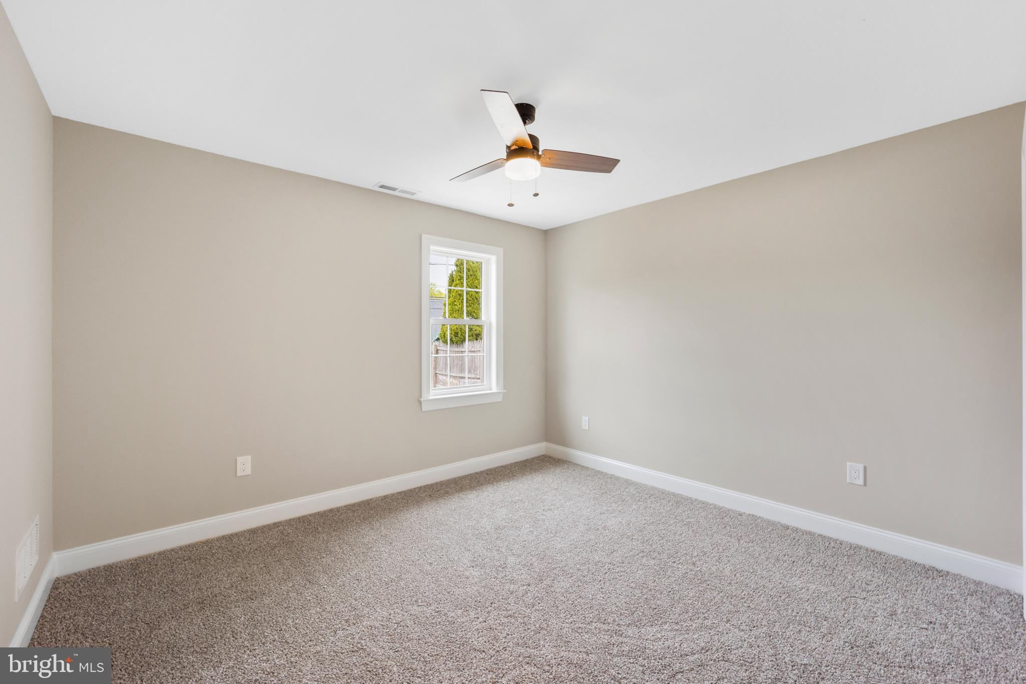 33 Winding Road Levittown, PA 19057 - Photo 9 of 33 Gallery Image 9