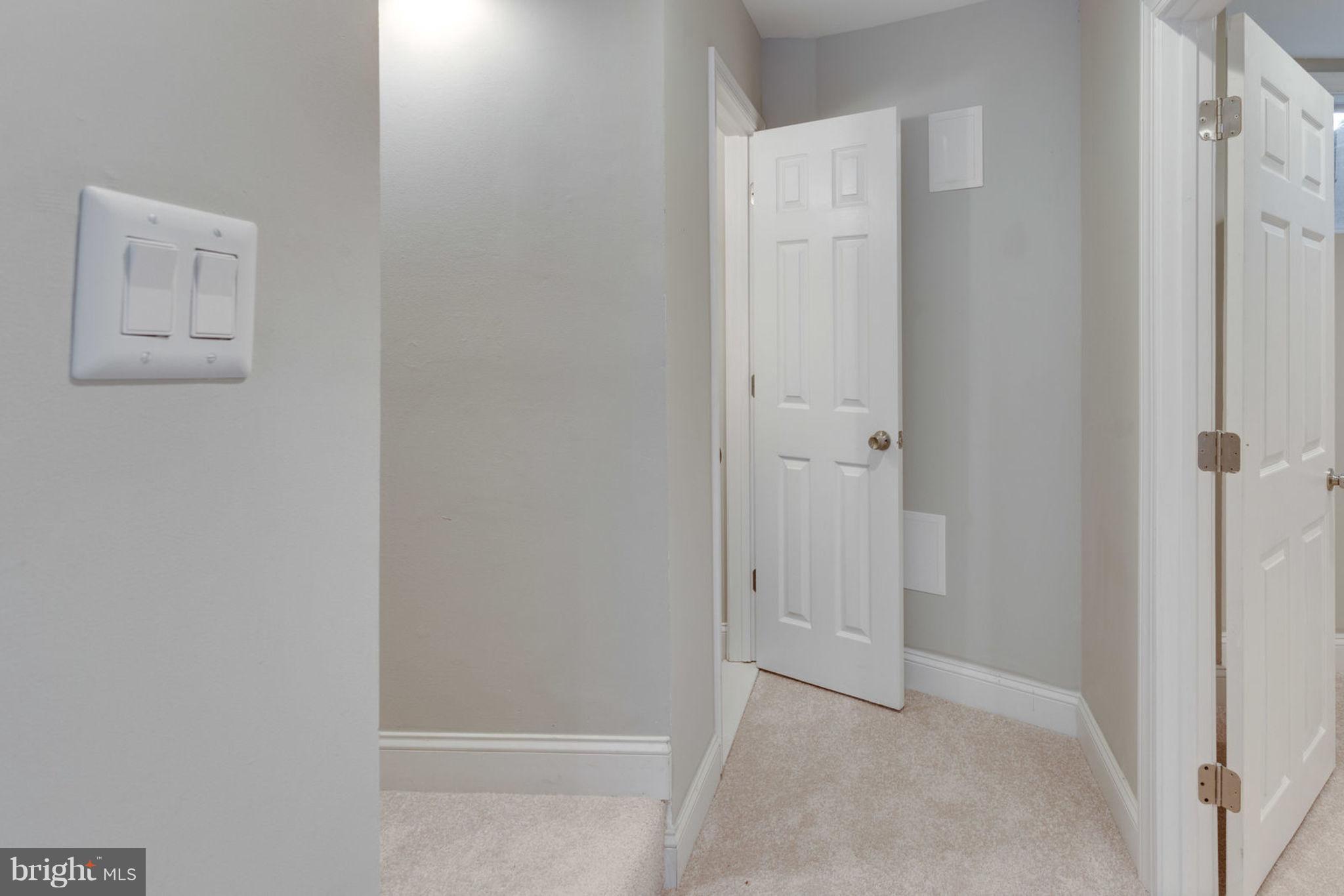2349 Southgate Square Reston, VA 20191 - Photo 22 of 30 a view of an empty room