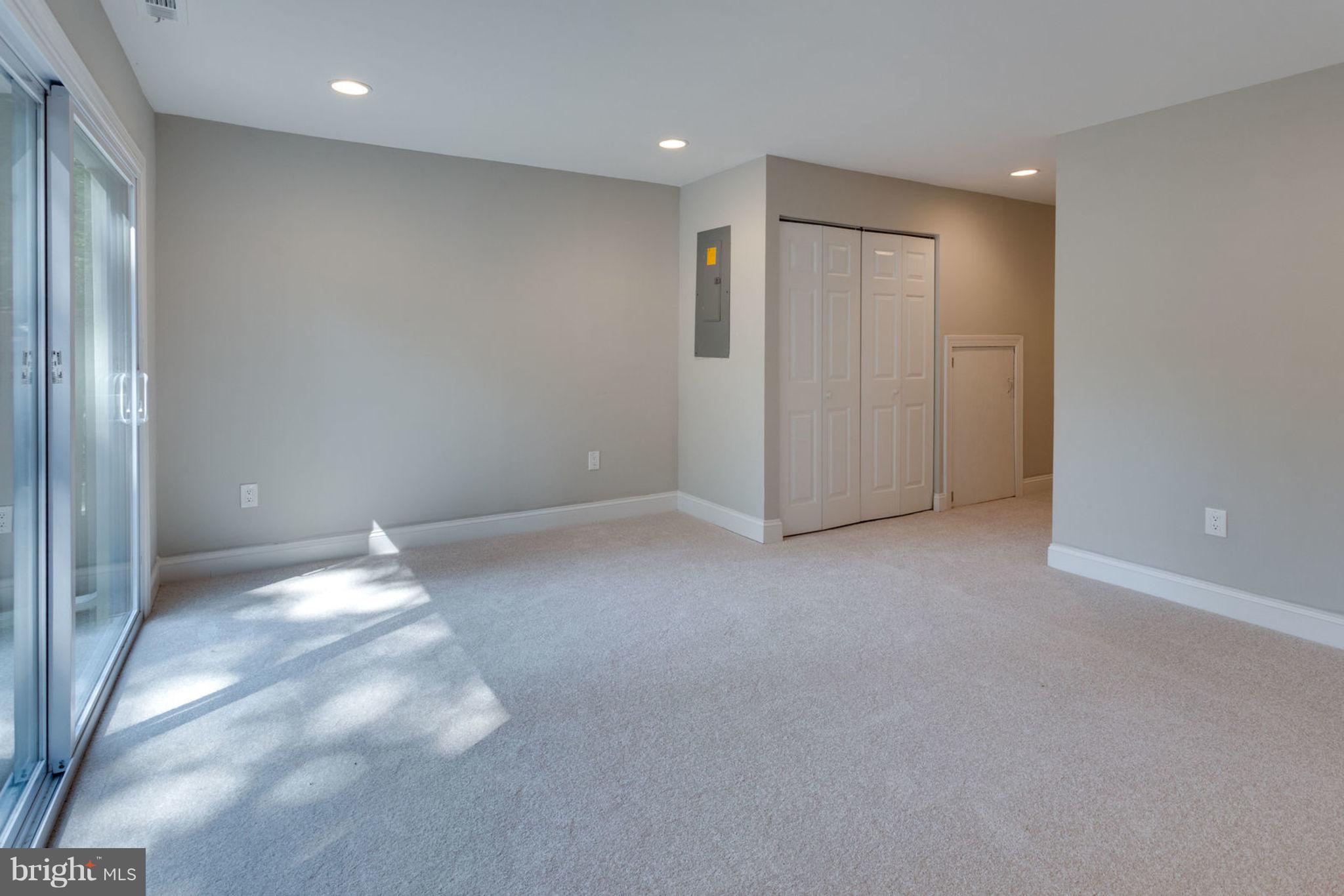 2349 Southgate Square Reston, VA 20191 - Photo 25 of 30 a view of an empty room