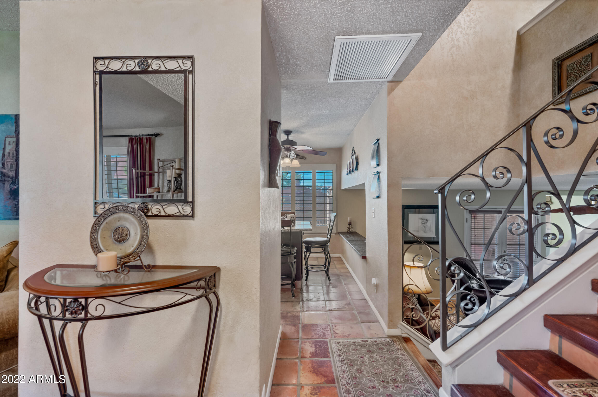 2119 East Hearn Road Phoenix, AZ 85022 - Photo 5 of 71 Foyer