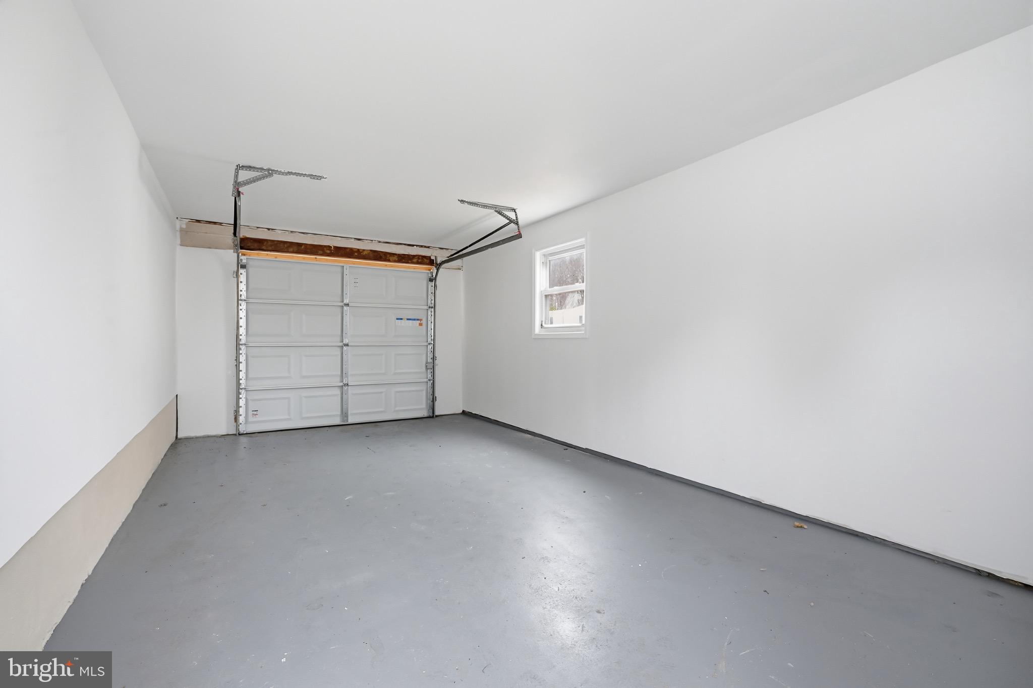 22 Raintree Drive New Castle, DE 19720 - Photo 24 of 29 an empty room with a empty space