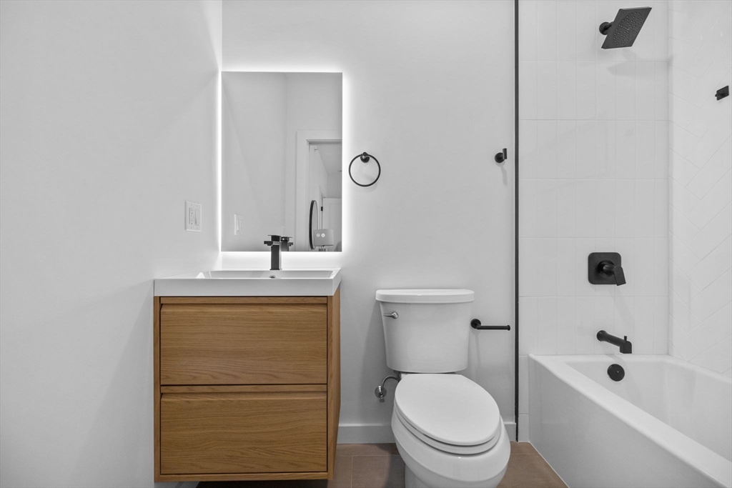 33 Kenberma Road, Unit 3 Boston, MA 02124 - Photo 14 of 26