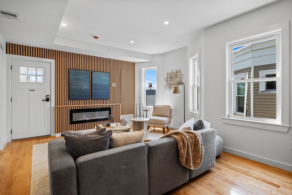 33 Kenberma Road, Unit 3 Boston, MA 02124 - Photo 4 of 26