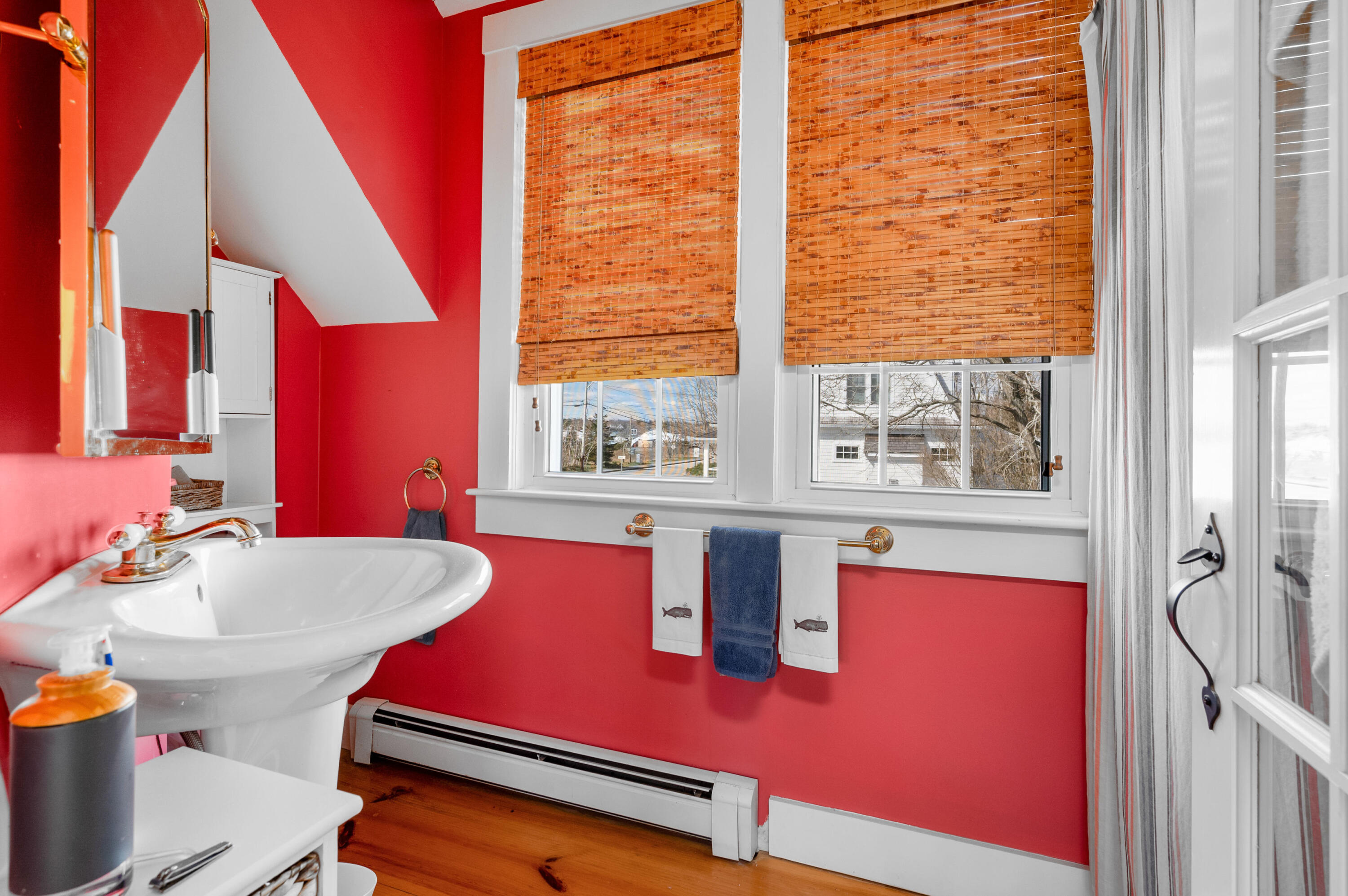 40 Commerce Road Barnstable, MA 02630 - Photo 21 of 43 a room with musical instruments