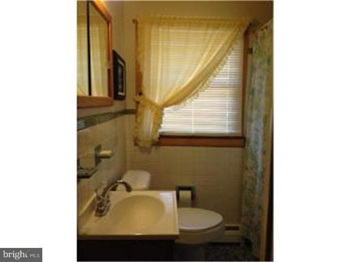 219 Lenni Road Media, PA 19063 - Photo 13 of 19 Bathroom