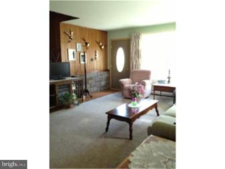 219 Lenni Road Media, PA 19063 - Photo 4 of 19 Living Room