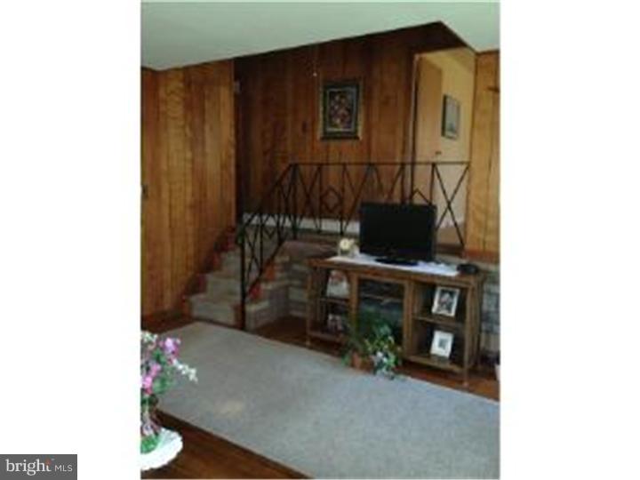 219 Lenni Road Media, PA 19063 - Photo 6 of 19 Living Room