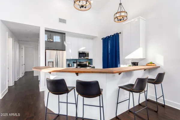 $4,800 | 8325 East Wethersfield Road, Scottsdale, AZ 85260