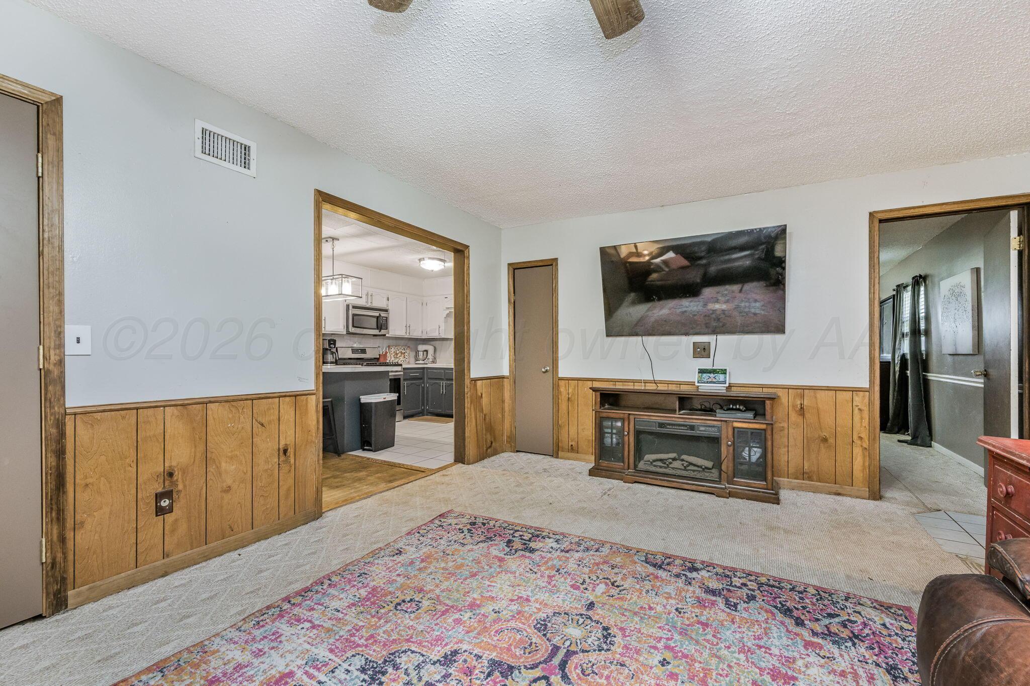 4010 South Travis Street Amarillo, TX 79110 - Photo 4 of 19 4010 S Travis St 13