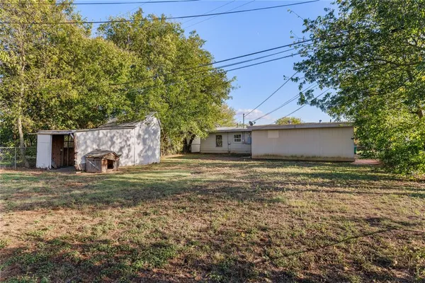 a house view with a outdoor space