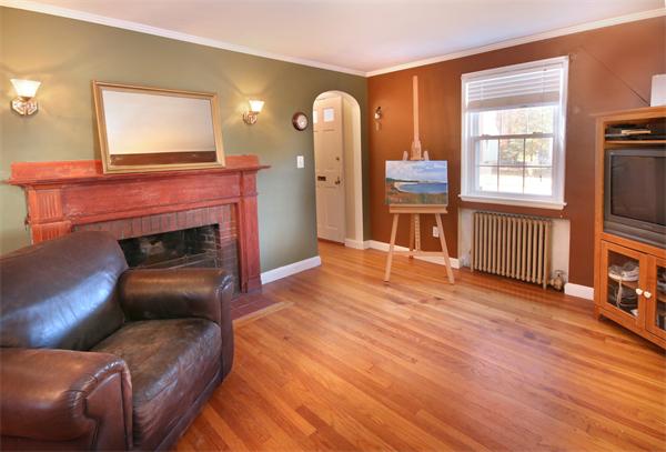 20 Myopia Road Boston, MA 02136 - Photo 3 of 22