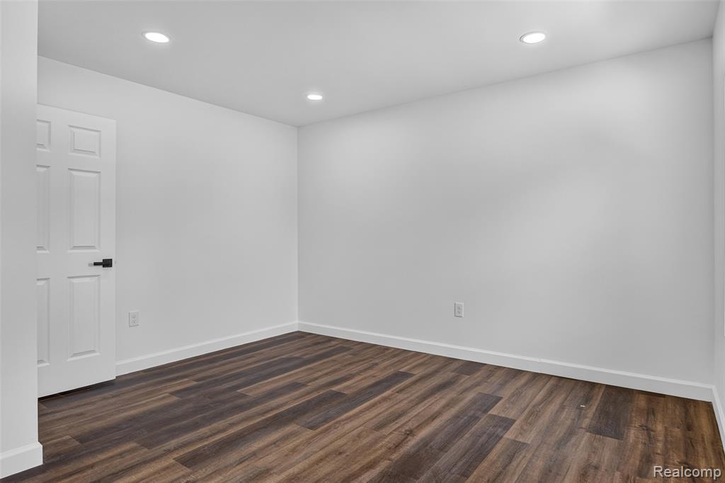 16883 Santa Rosa Drive Detroit, MI 48221 - Photo 25 of 44