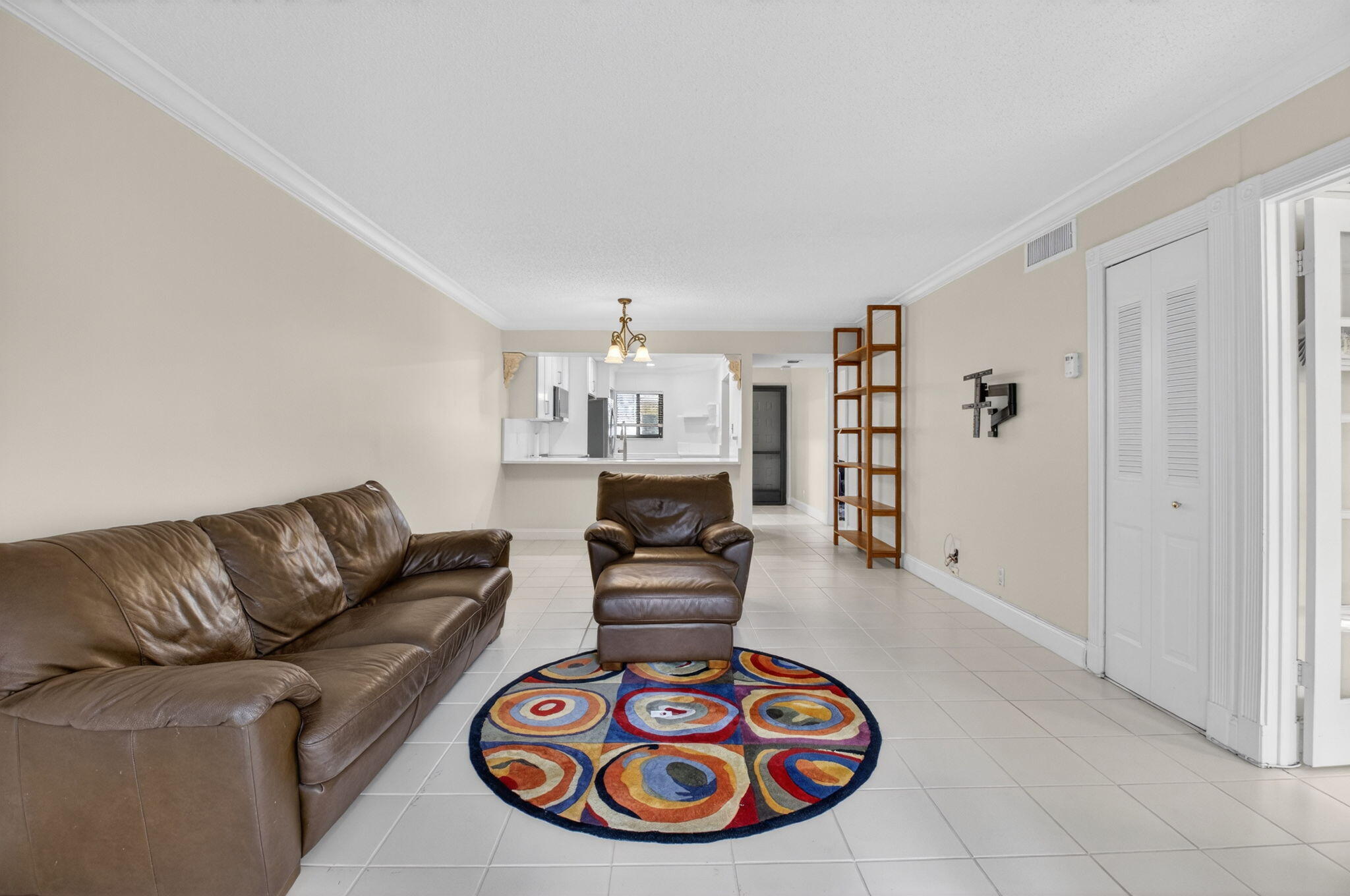 159 Northwest 70th Street, Unit 403 Boca Raton, FL 33487 - Photo 9 of 31 Living area