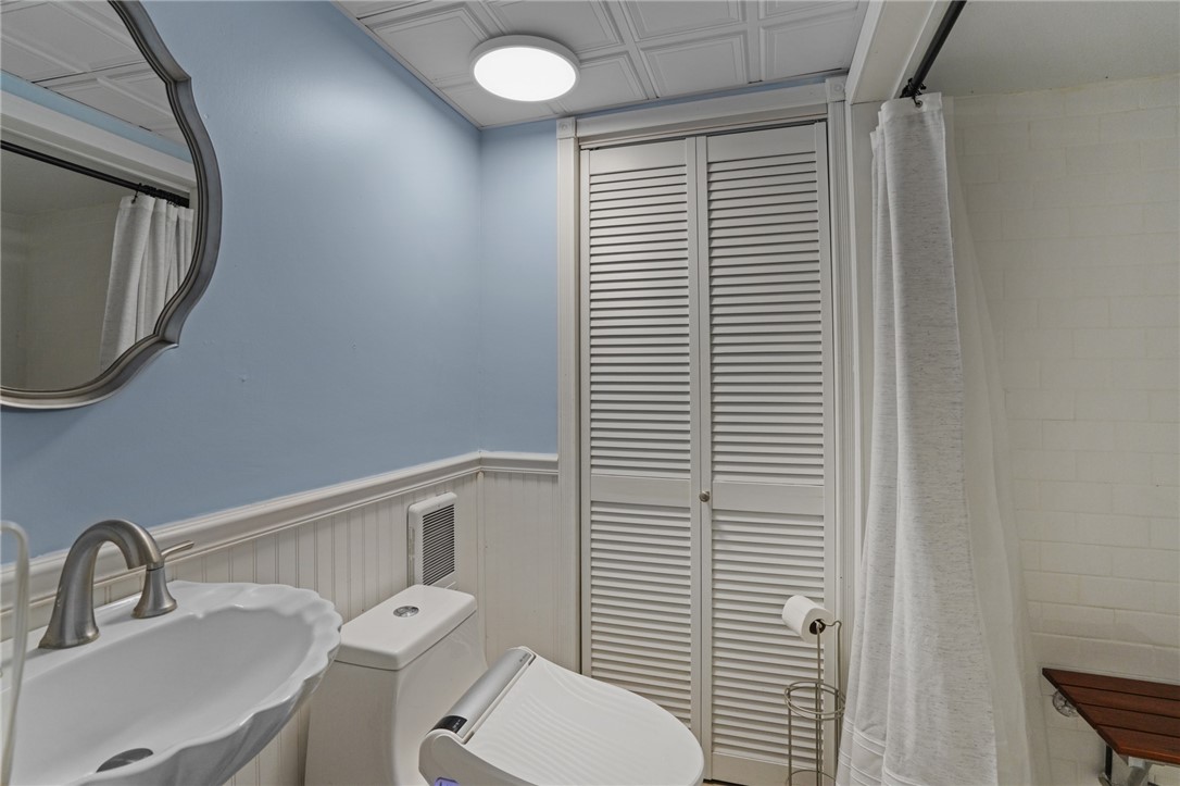 1122 Point Judith Road Narragansett, RI 02882 - Photo 13 of 34 Gallery Image 13