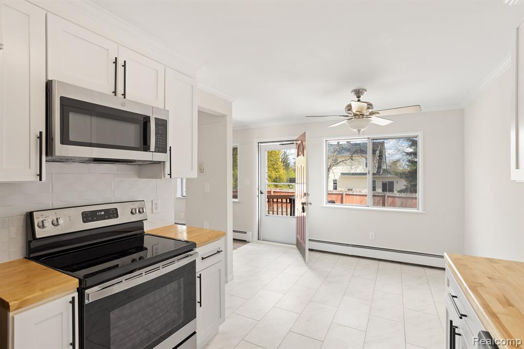 156 Ladd Road Walled Lake, MI 48390 - Photo 9 of 16 Gallery Image 9
