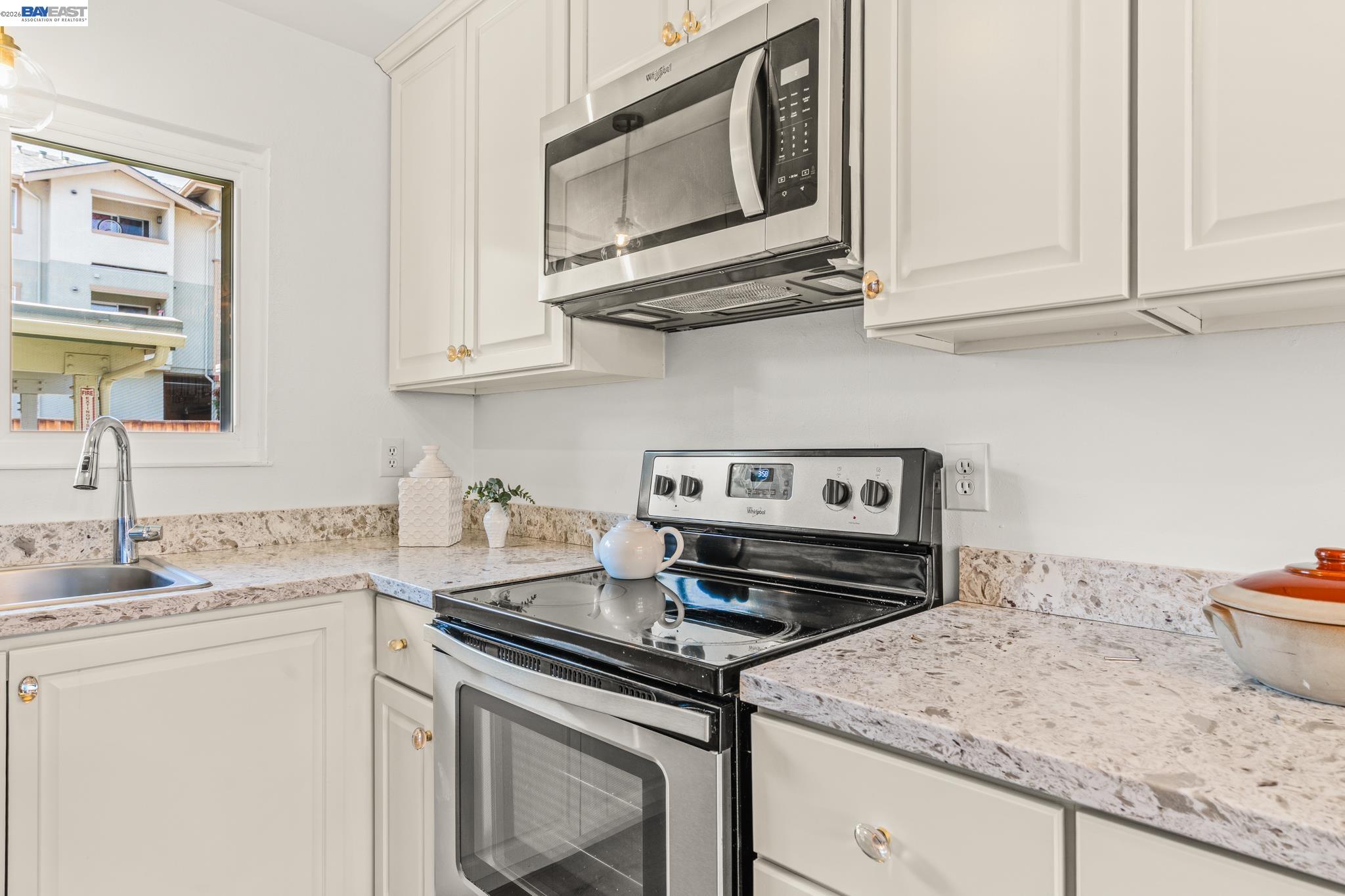 21065 Baker Road Castro Valley, CA 94546 - Photo 9 of 29