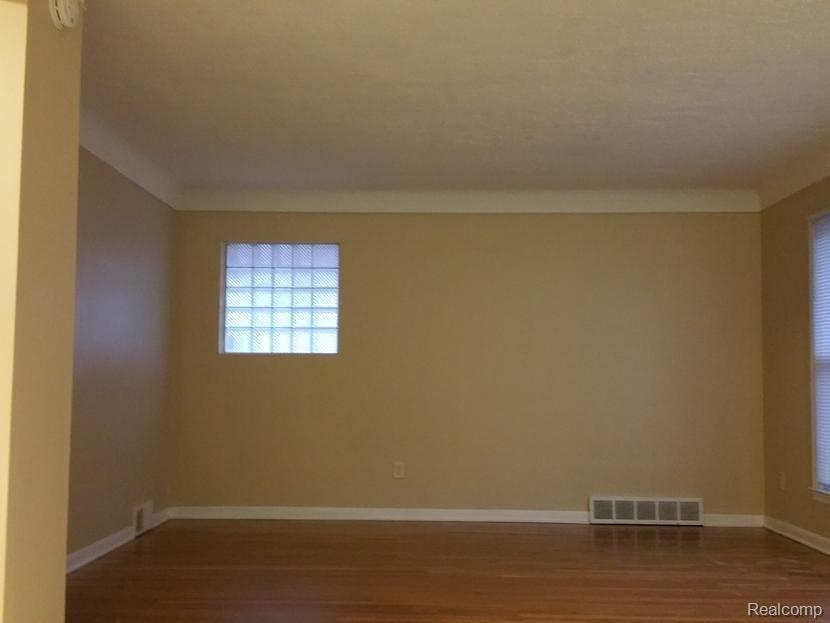 14012 Inkster Road Redford, MI 48239 - Photo 24 of 33 LIVING ROOM 3.jpg