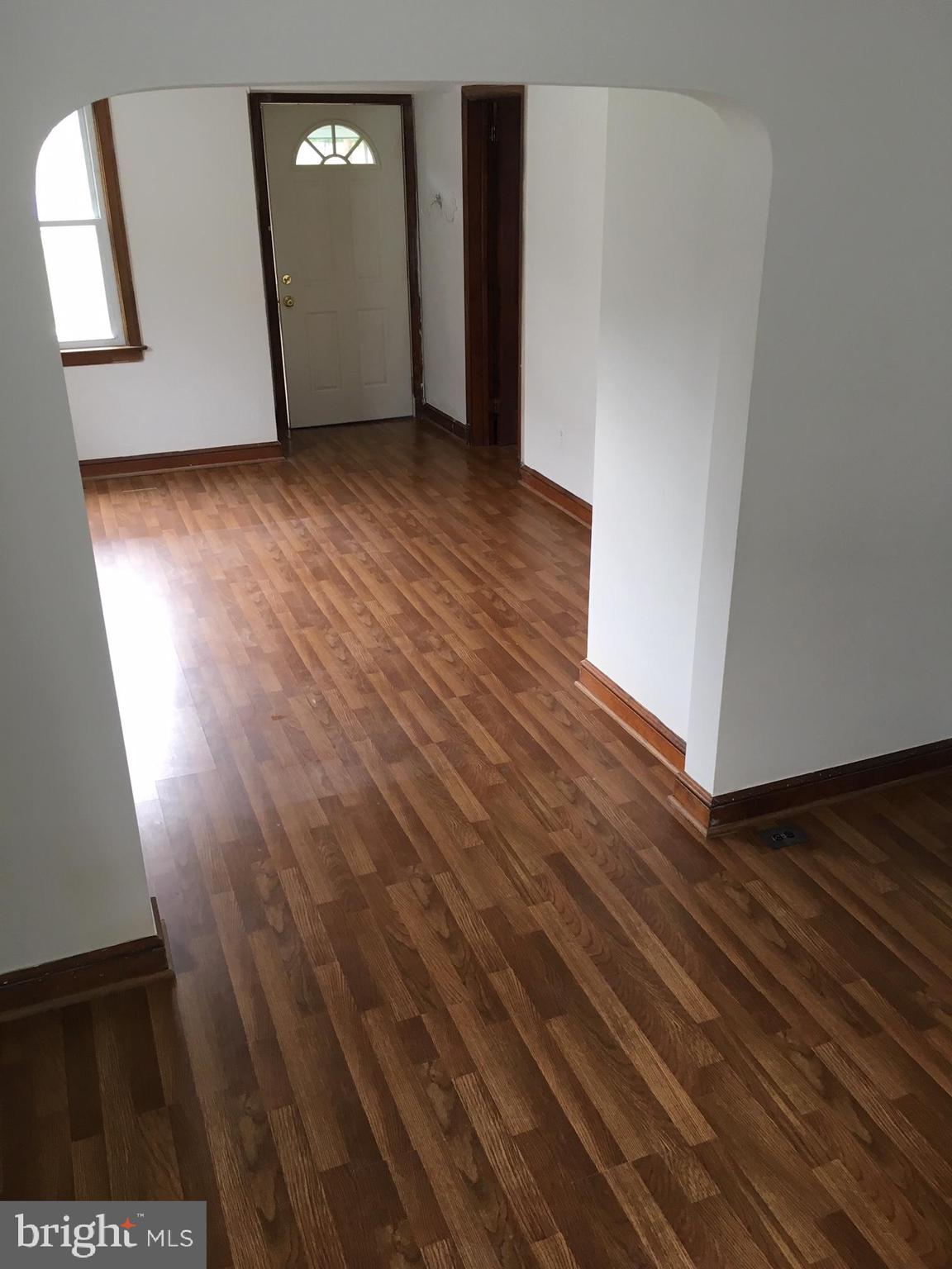 4418 North Old Glebe Road Arlington, VA 22207 - Photo 5 of 11 Beautiful Hardwoods throughout the home