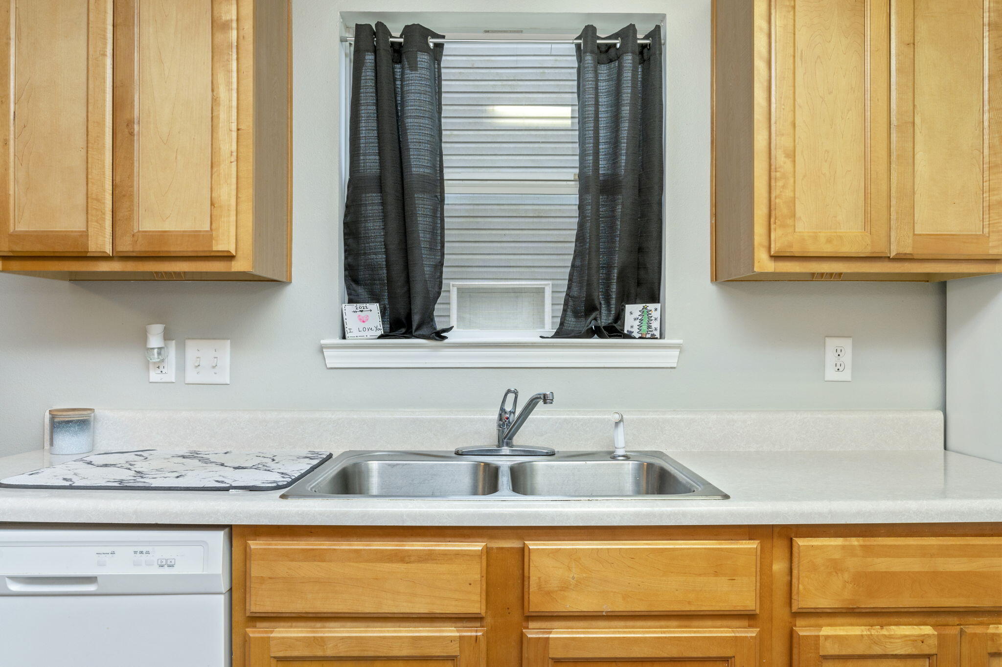 2139 Tom Street Navarre, FL 32566 - Photo 21 of 32 a view of a sink and a window