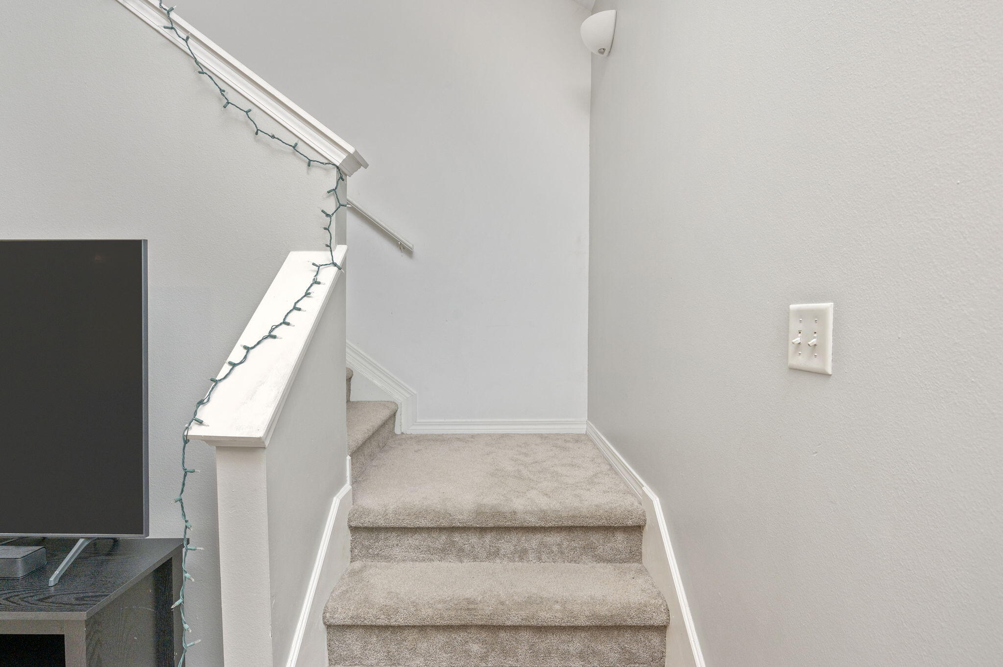 2139 Tom Street Navarre, FL 32566 - Photo 10 of 32 a view of entryway