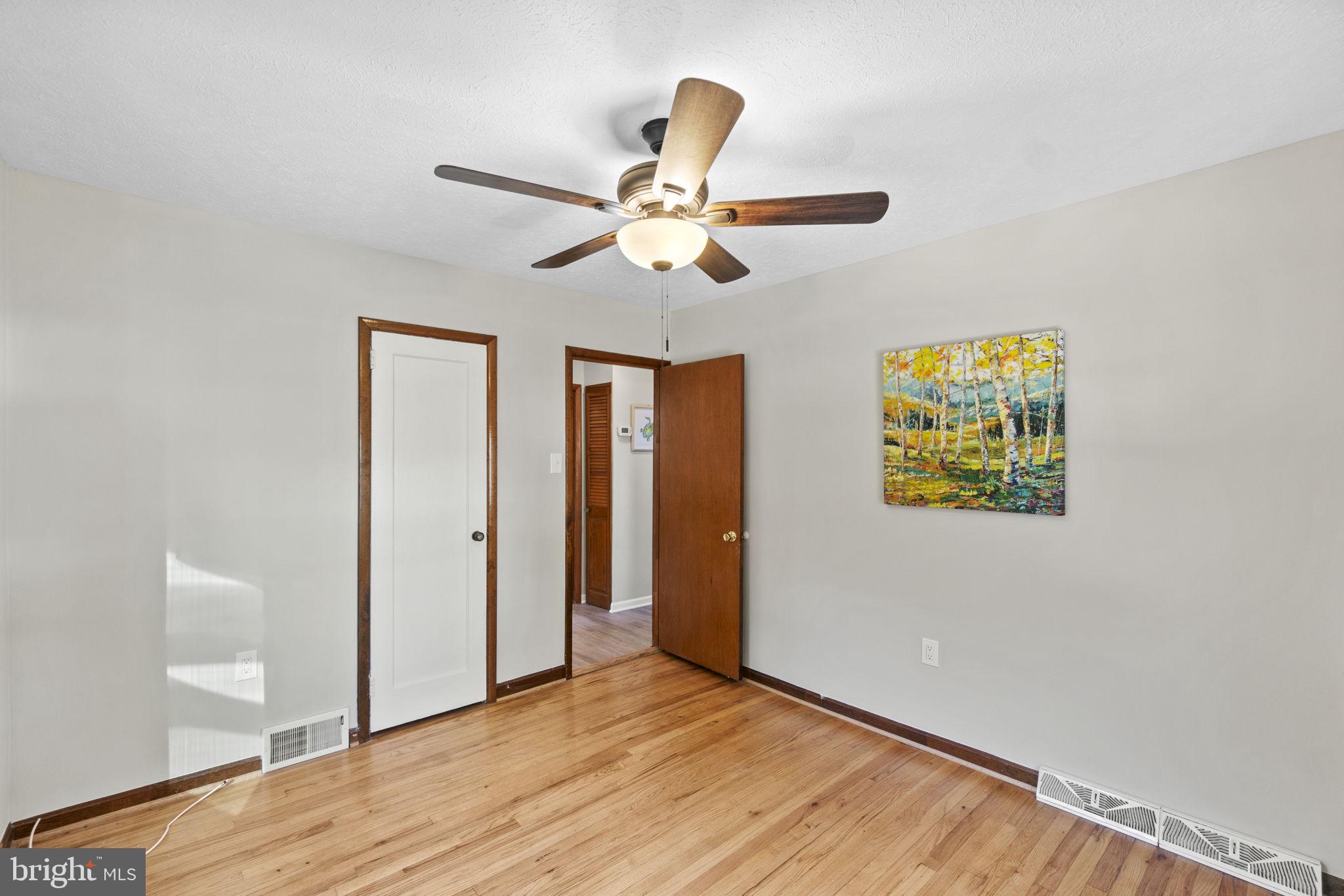 4202 Garrett Park Road Silver Spring, MD 20906 - Photo 12 of 35 Primary Bedroom