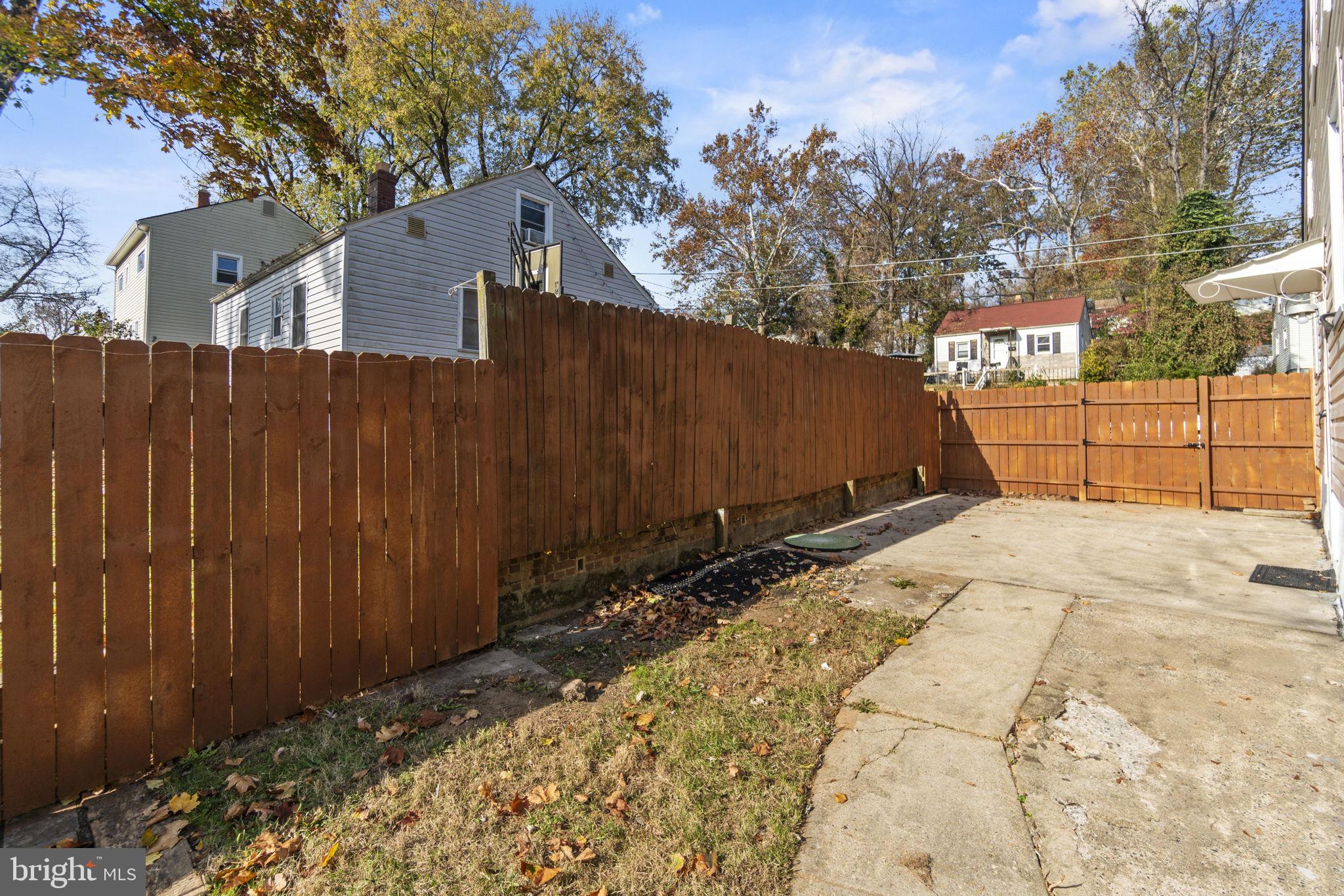 4202 Garrett Park Road Silver Spring, MD 20906 - Photo 33 of 35 New Privacy Fence