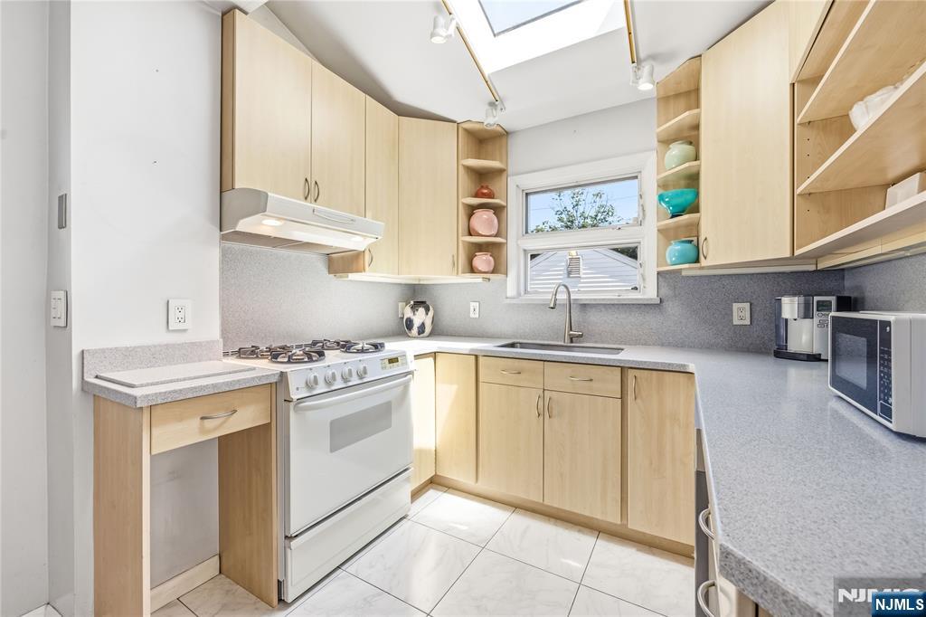 447 Sussex Road Wood-Ridge, NJ 07075 - Photo 15 of 23