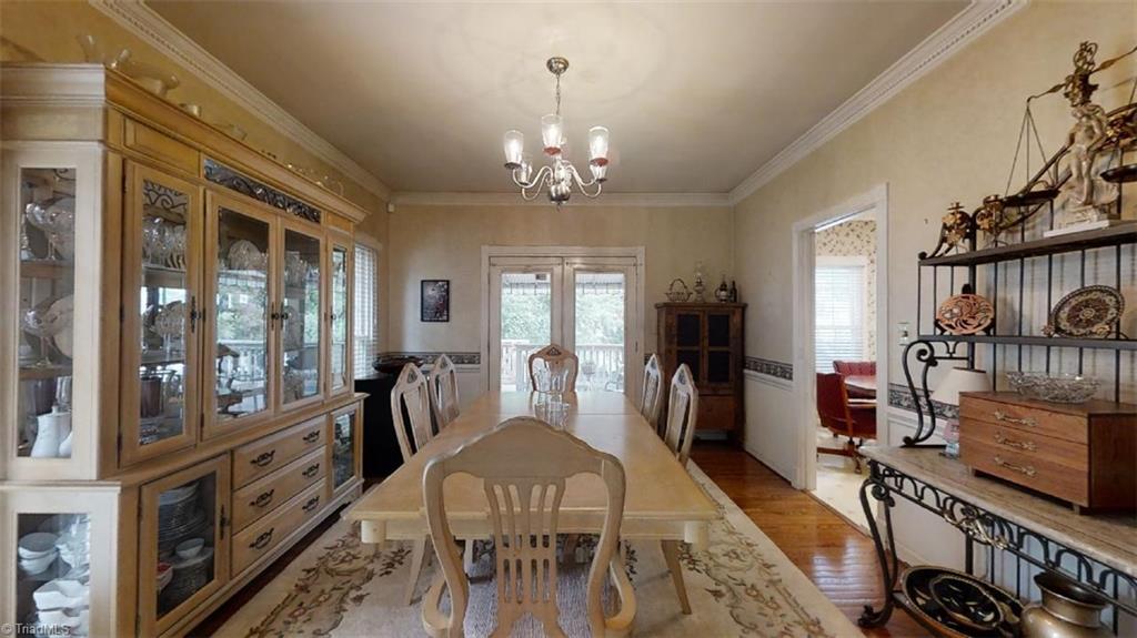 516 Barrett Road Winston-Salem, NC 27104 - Photo 5 of 25 What's for dinner? Hosting a family reunion or a quiet family meal, there is room for all.