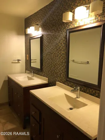 $1,800 | 108 Billeaud Lane, Lafayette, LA 70506