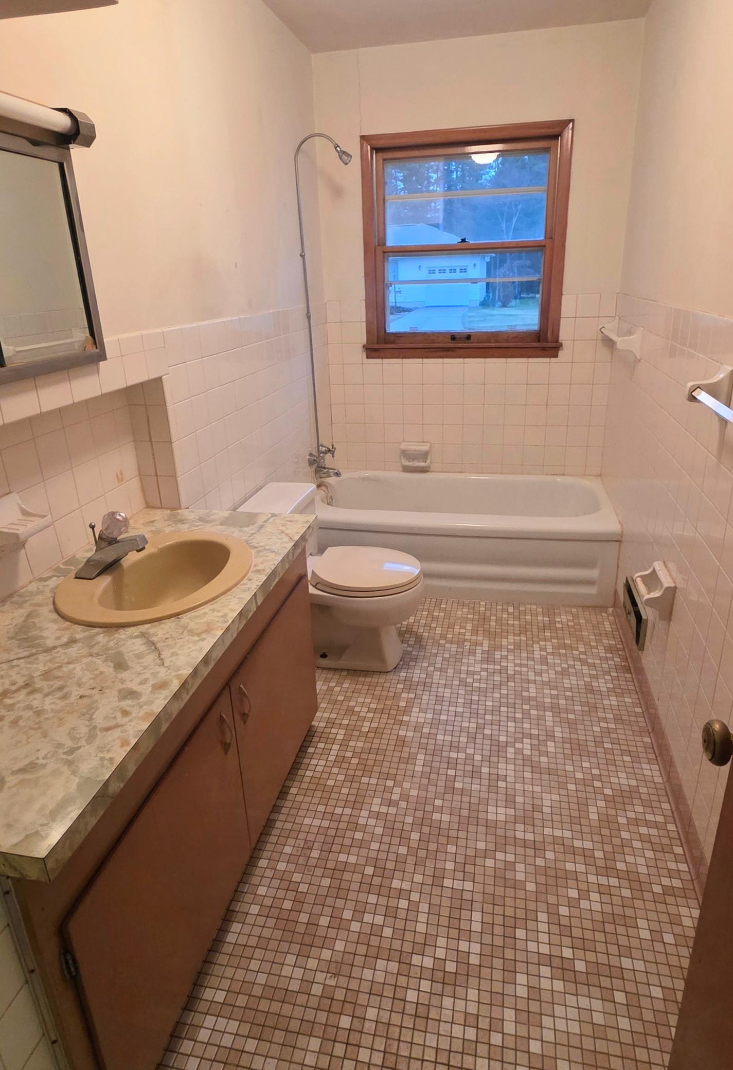 31 South Erie Street Aurora, MN 55705 - Photo 2 of 5