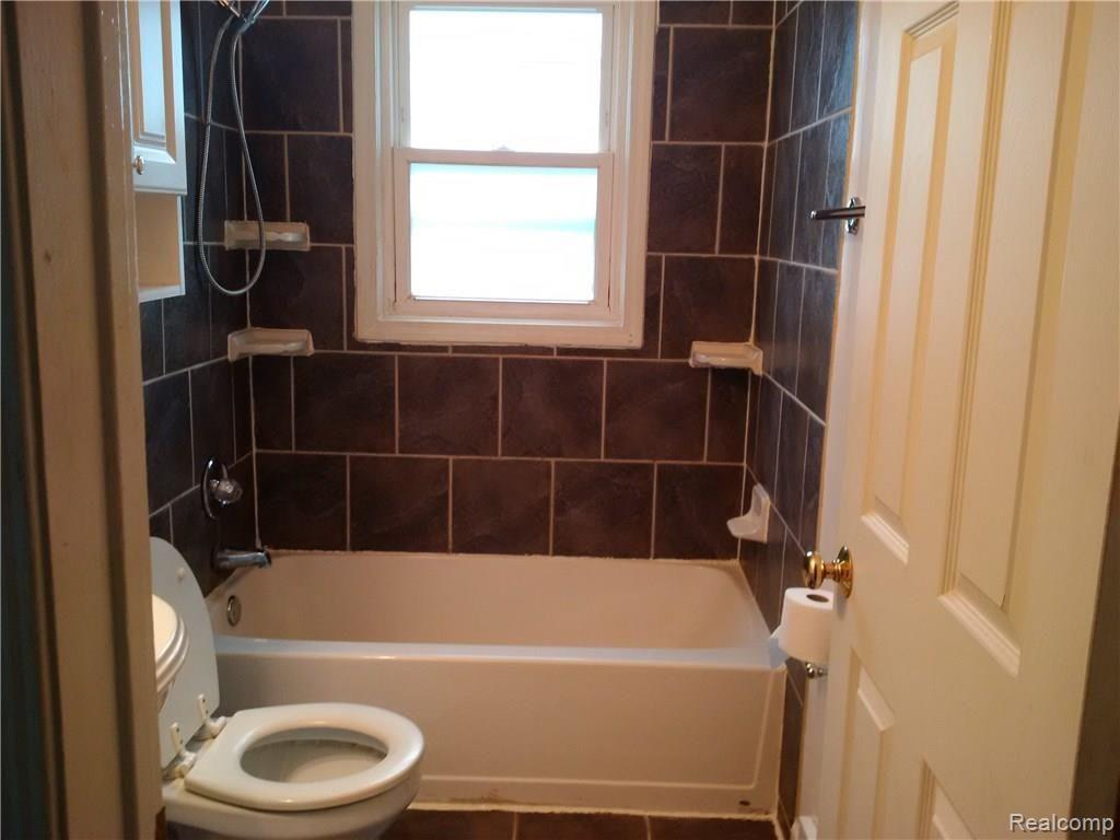 1153 Farmington Road Garden City, MI 48135 - Photo 8 of 10